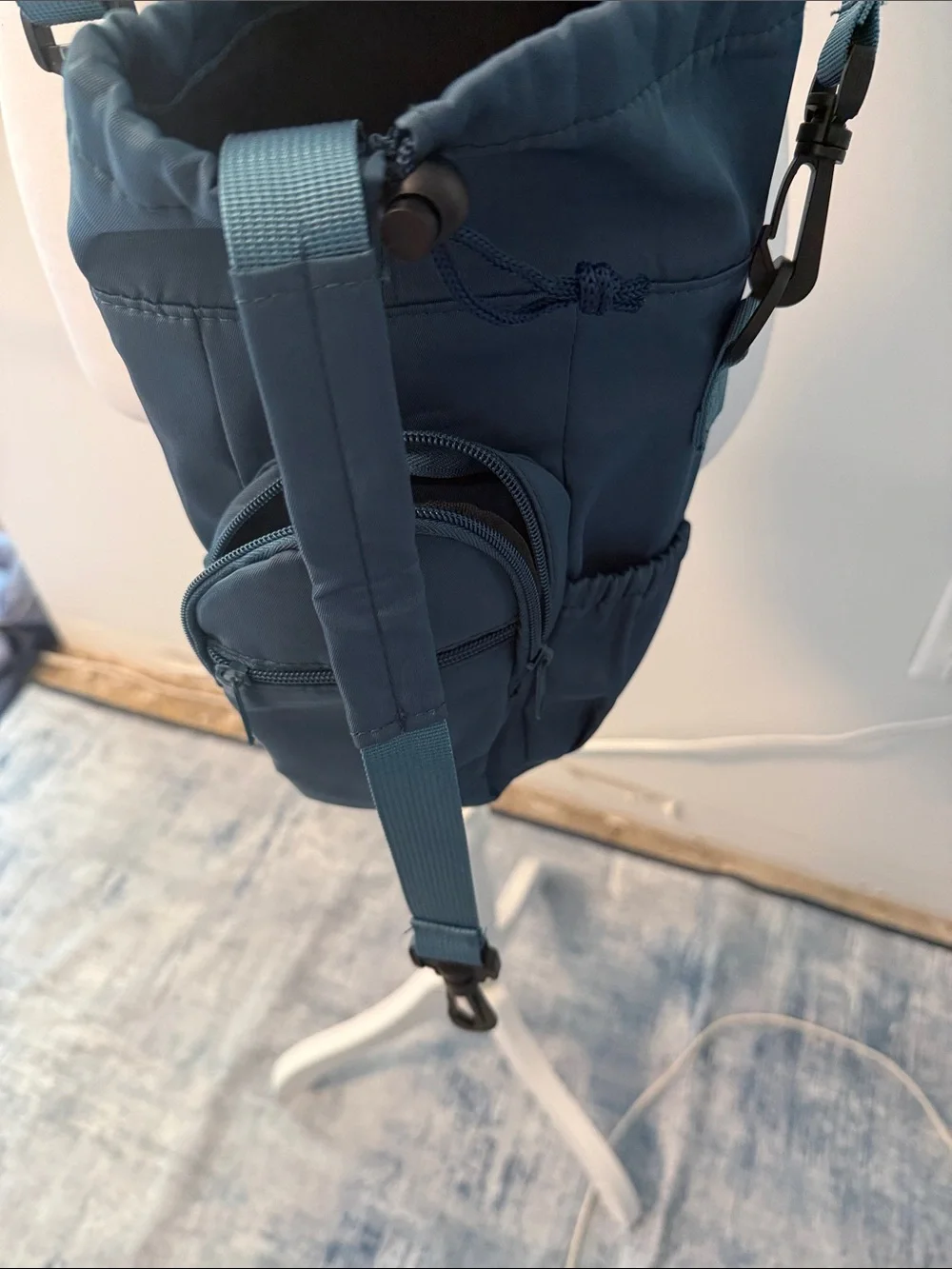NWOT Blue Crossbody Drawstring Insulated Water Bottle Bag